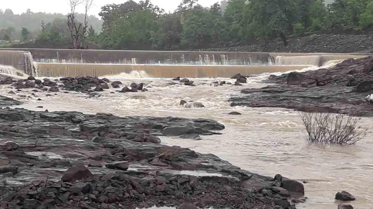 చెరువులకు జలకళ