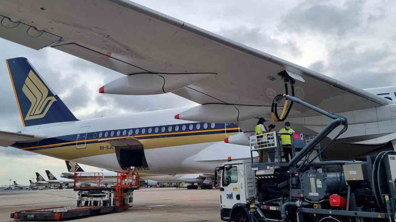 తగ్గిన విమాన ఇంధన ధర