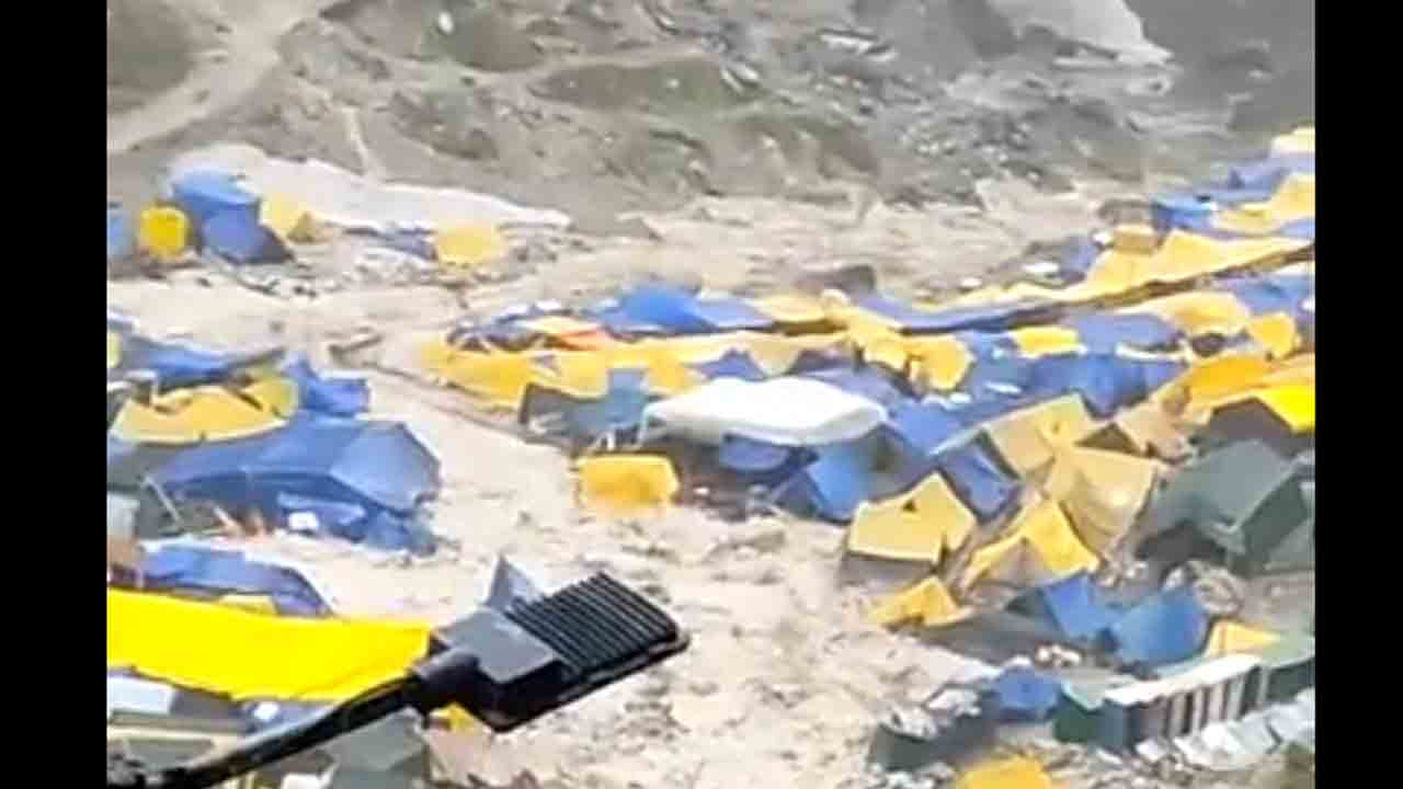 అమ‌ర్‌నాథ్‌లో కొట్టుకుపోయిన భ‌క్తుల గుడారాలు.. వీడియో