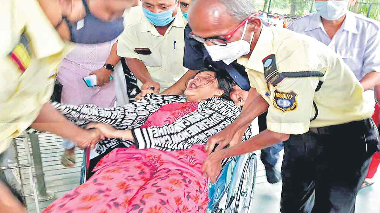 ఆ నాలుగు కార్ల కోసం వేట!