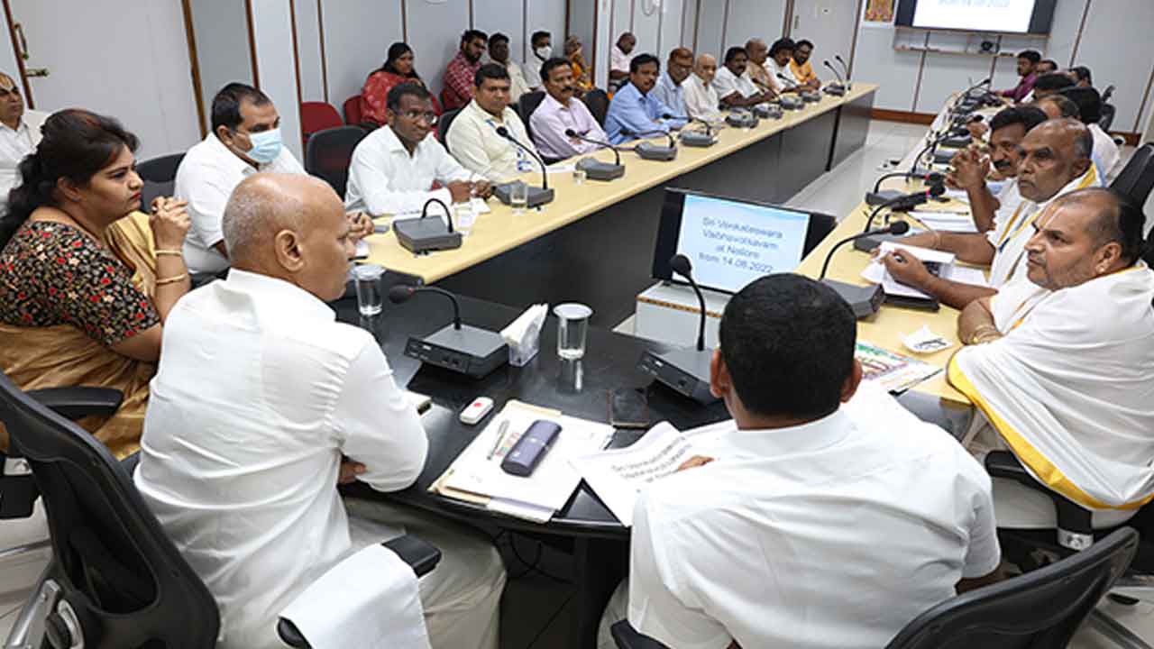 నెల్లూరులో శ్రీ వేంక‌టేశ్వర వైభ‌వోత్సవాలకు విస్తృత ఏర్పాట్లు