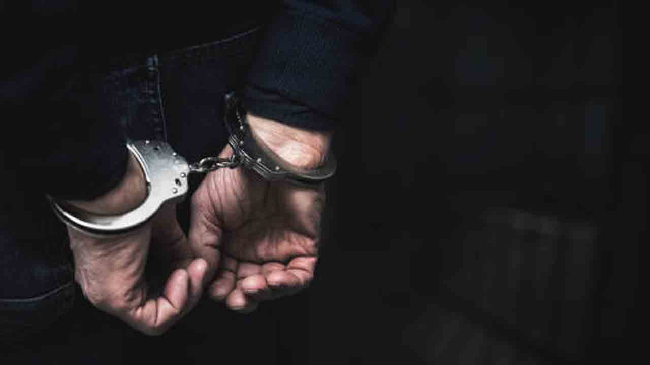 ఫేస్‌బుక్‌లో వెతికి కిల్లర్‌తో డీల్ చేసుకున్న వ్యక్తి.. తండ్రి హత్యకు పక్కా ప్లాన్!