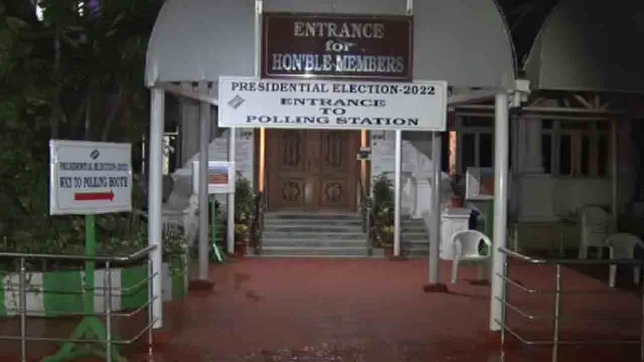 నేడు రాష్ట్రపతి ఎన్నికల పోలింగ్‌.. AP ఎమ్మెల్యేకు హైదరాబాద్‌లో ఓటు