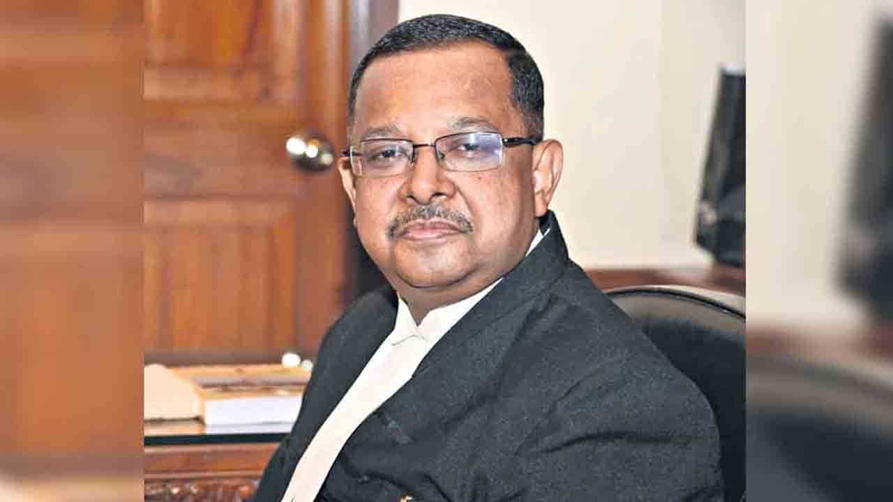 శ్రీవారిని దర్శించుకున్న హైకోర్టు సీజే ఉజ్జల్‌ భుయాన్‌