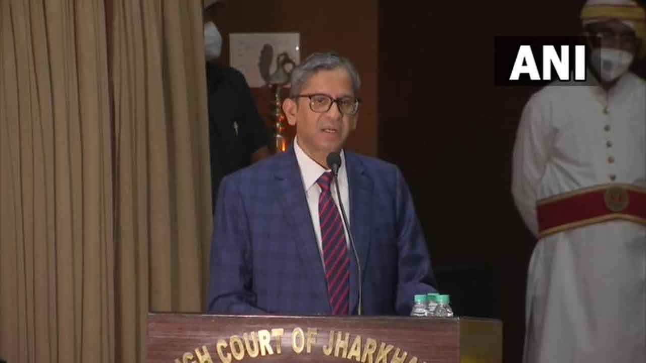 ఎల‌క్ట్రానిక్‌, సోష‌ల్ మీడియాపై చీఫ్ జ‌స్టిస్ ఎన్వీ ర‌మ‌ణ ఫైర్‌