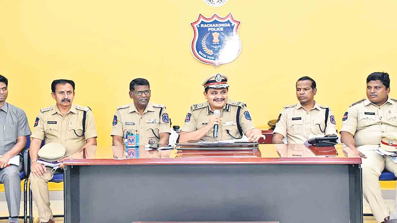 కటకటాల్లోకి నకిలీ వైద్యుడు