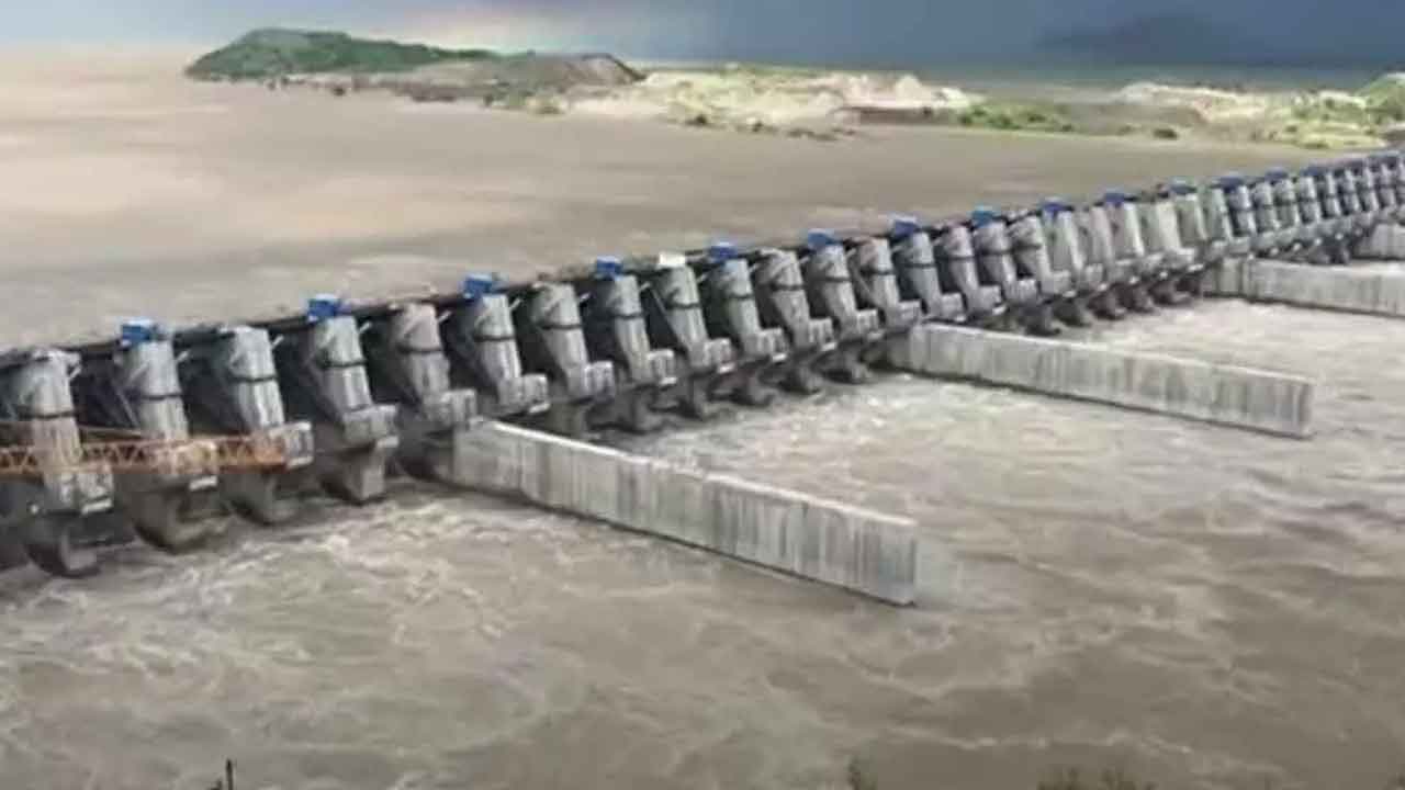 పోలవరం ప్రాజెక్టును సందర్శించిన సీడబ్ల్యూసీ బృందం