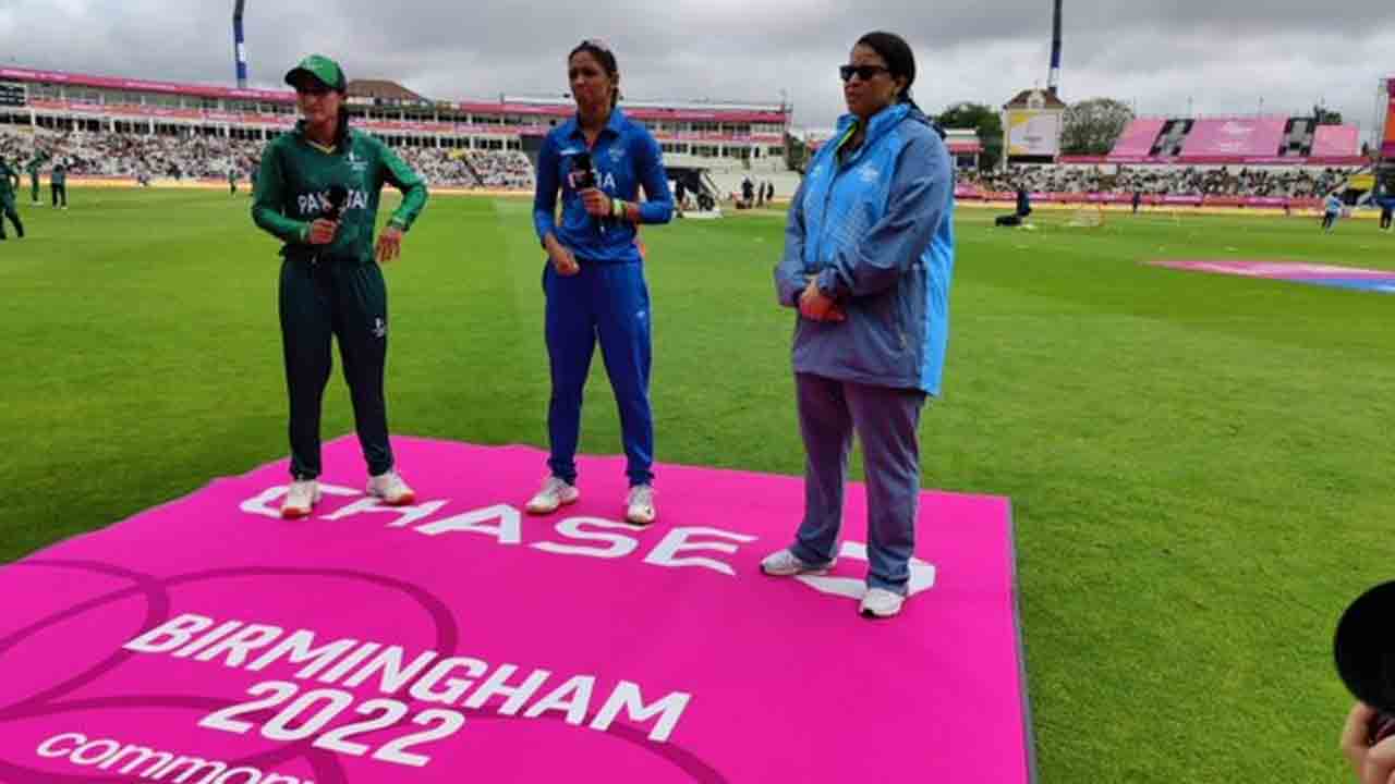 IND vs PAK | టాస్ గెలిచి బ్యాటింగ్ ఎంచుకున్న పాక్ మహిళలు