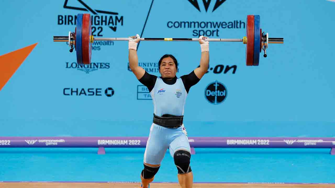 CWG లో భారత్‌కు మరో పతకం.. వెయిట్‌లిఫ్టింగ్‌లో బింద్యారాణికి రజతం