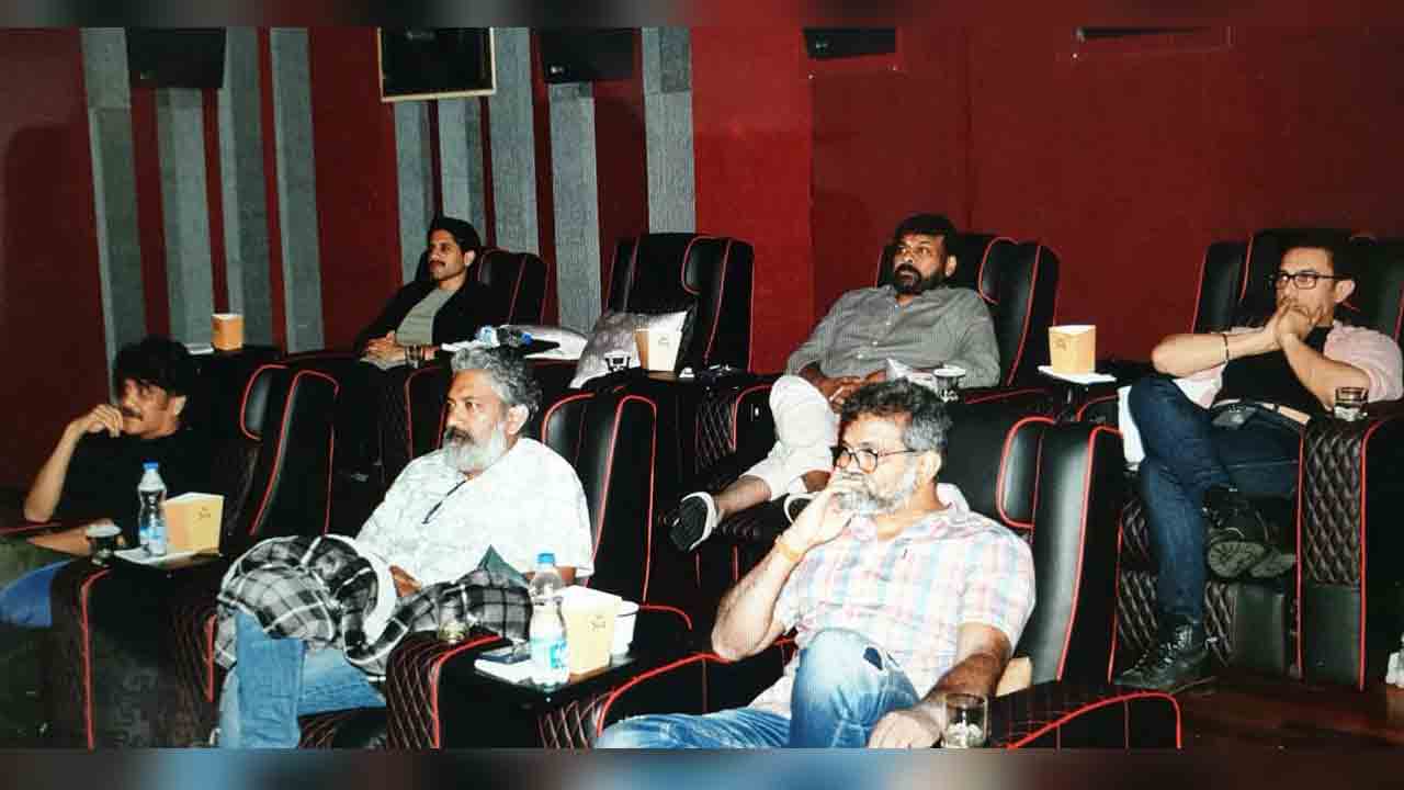 Chiranjeevi Home | చిరంజీవి ఇంట్లో సినిమా చూసిన స్టార్ సెల‌బ్రిటీలు..ట్రెండింగ్‌లో స్టిల్‌