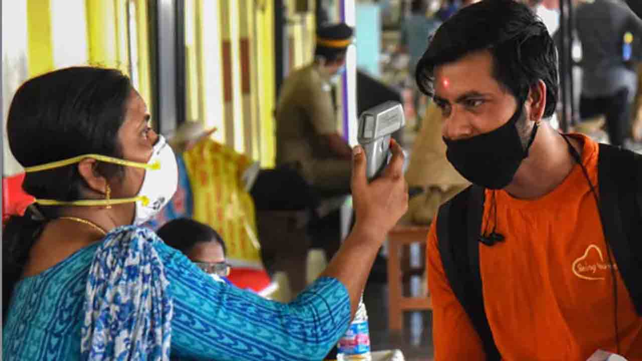 దేశంలో తగ్గిన కరోనా కేసులు.. కొత్తగా ఎన్ని నమోదయ్యాయంటే..?