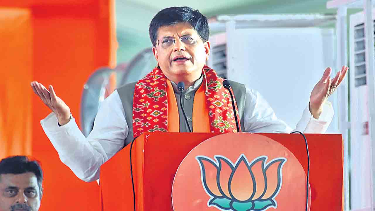 మరీ ఇంత అరాజకీయమా?