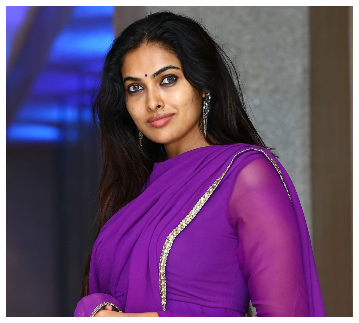 Divi Vadthya | చూపుల‌తో మ‌త్తెక్కిస్తున్న దివి వాద్త్యా..