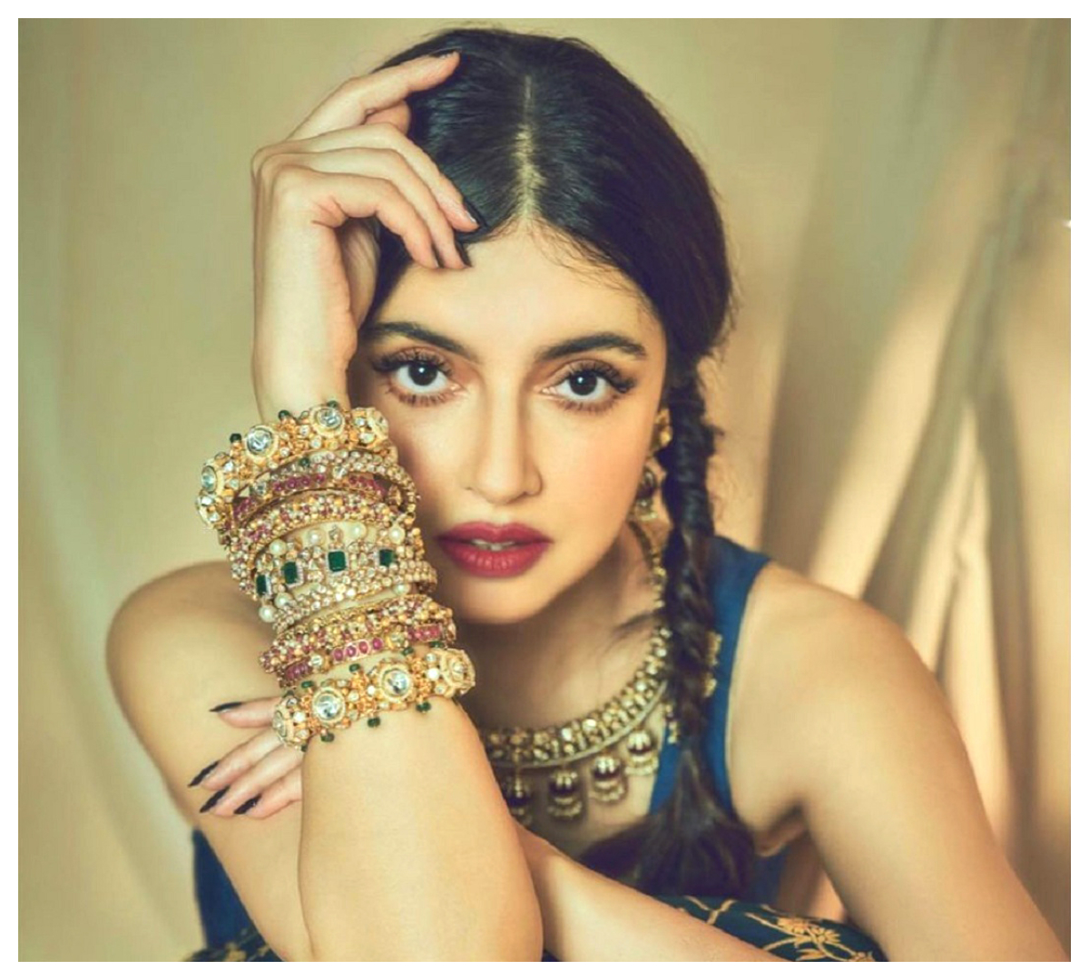 Divya Khosla Kumar | చురకత్తుల్లాంటి చూపులతో చంపేస్తున్న దివ్య ఖోస్లా కుమార్..