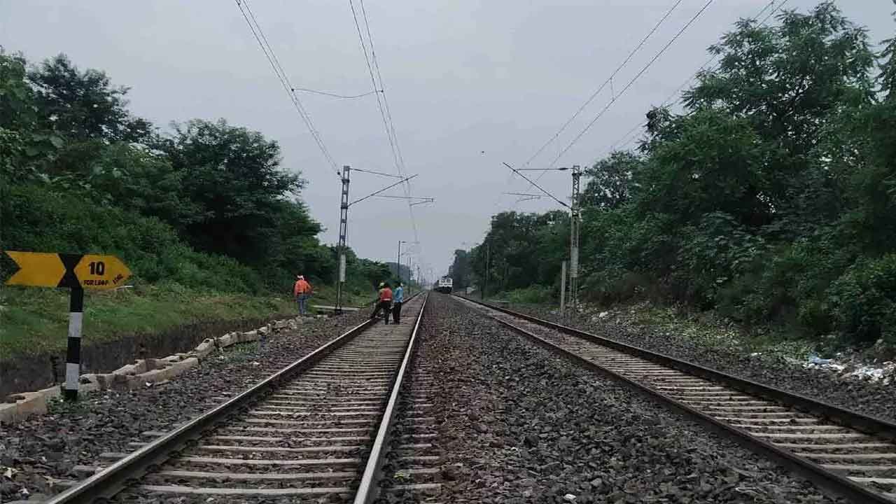 యువకుడి ఆత్మహత్య.. కారణం వాట్సాప్‌ సందేశం