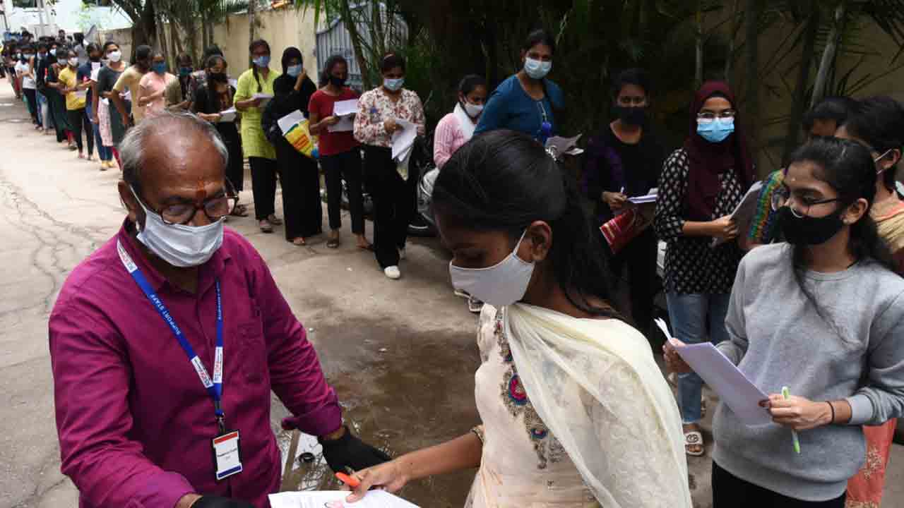 TS EAMCET 2022 | తొలి రోజు ఎంసెట్ ప్ర‌శాంతం.. 91.4 శాతం మంది హాజ‌రు