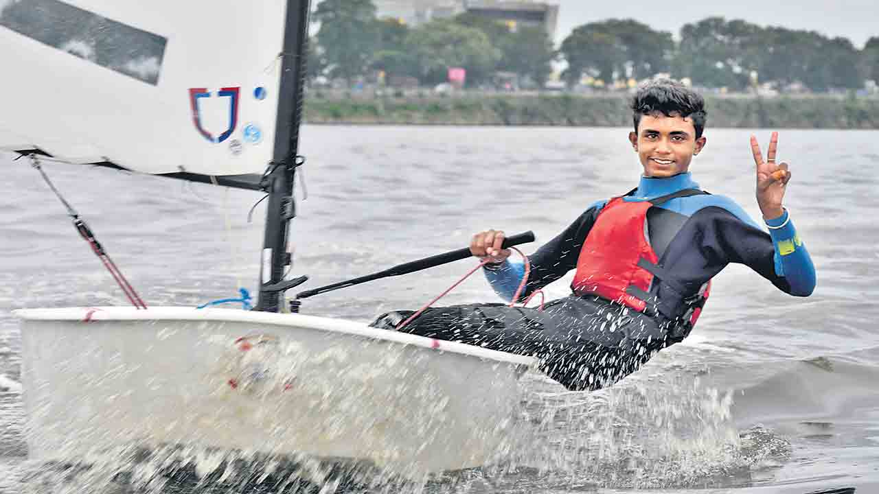 టాప్‌లో ఏకలవ్య