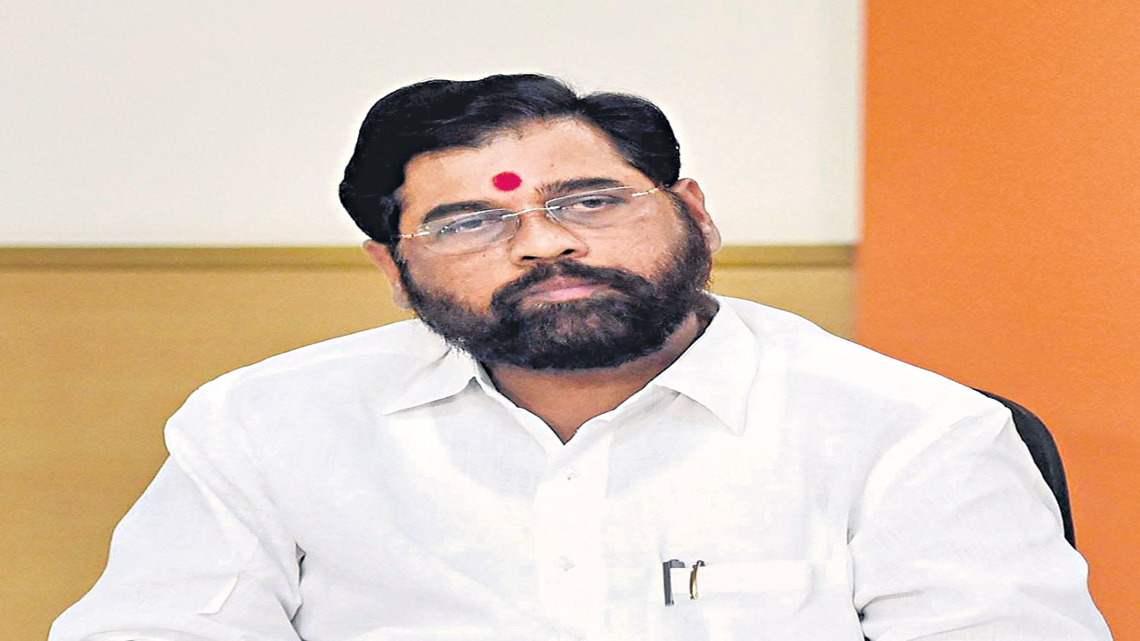 ‘క్విడ్‌ప్రోకో’ వివాదంలో ఏక్‌నాథ్‌ షిండే సర్కార్‌