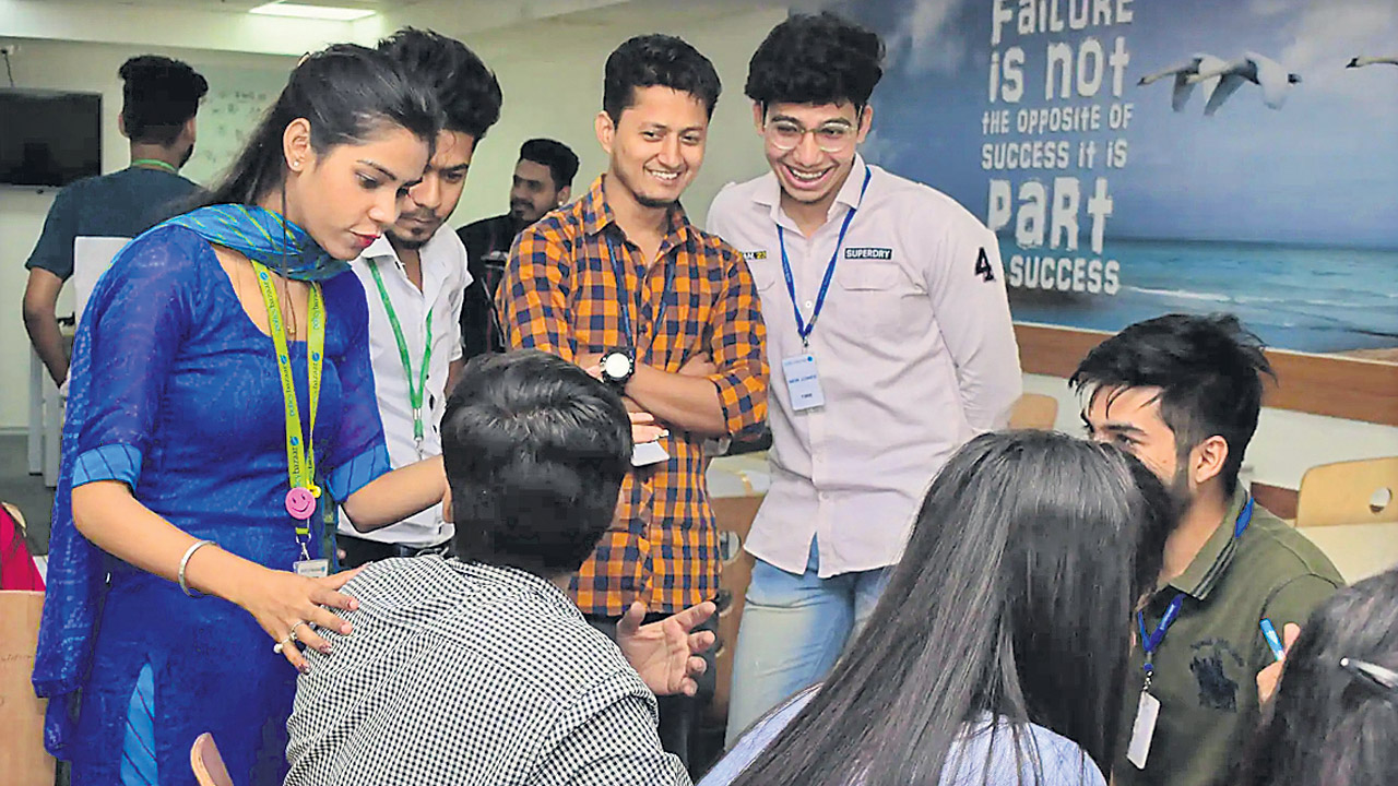 బీటెక్‌ ప్రోగ్రాంతో సాఫ్ట్‌వేర్‌ కొలువు