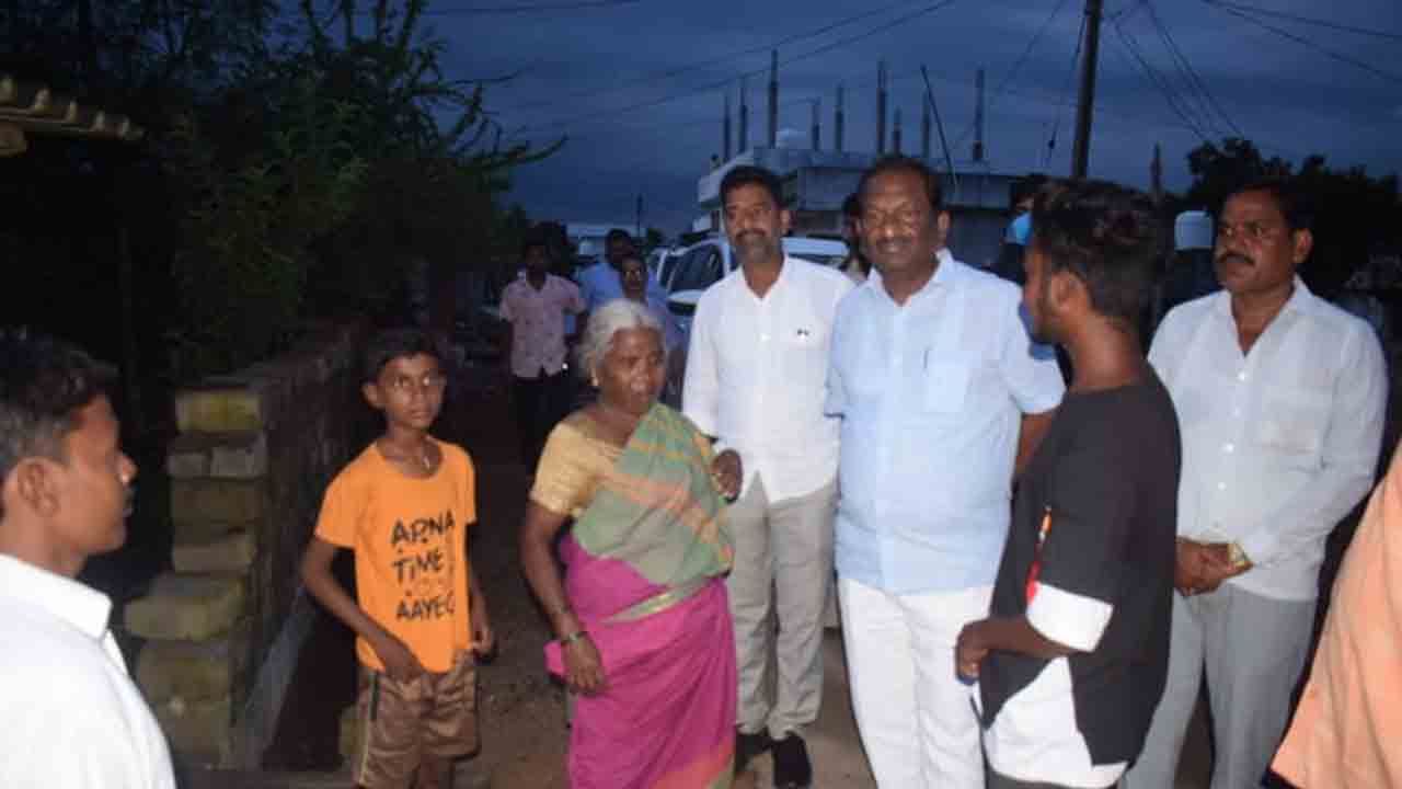 వరద బాధితులకు అండగా ఉంటాం.. : మంత్రి కొప్పుల ఈశ్వర్‌