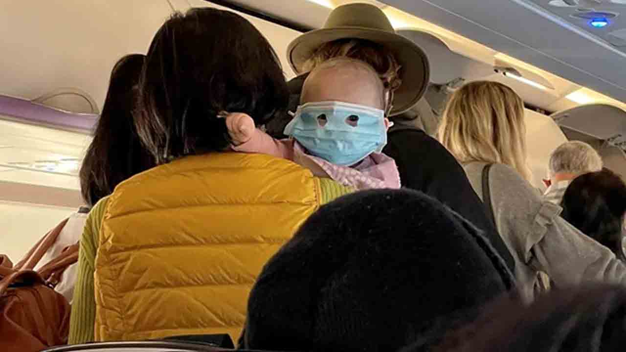 Face Mask | కరోనా భయంతో పసివాడికి మాస్కు.. చూసి నవ్వుకుంటున్న నెటిజన్లు