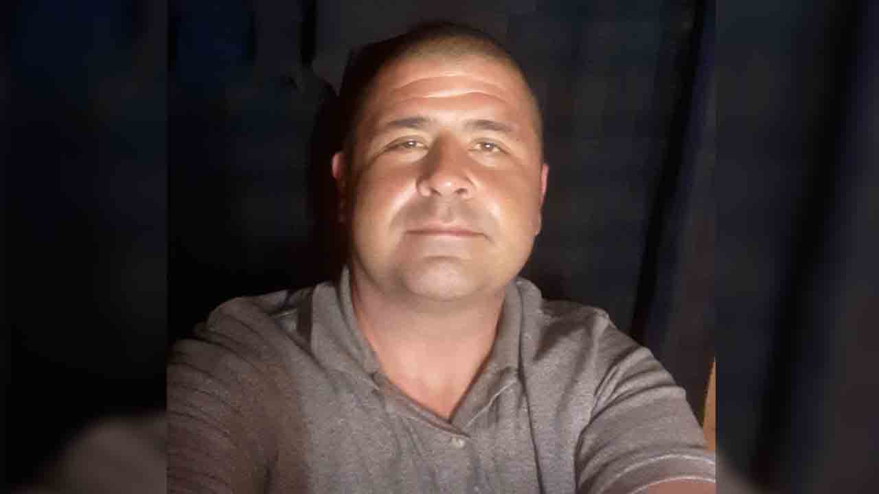 తలపై టపాసులు పేల్చుకున్న వ్యక్తి.. పుర్రె పగలడంతో మృతి!