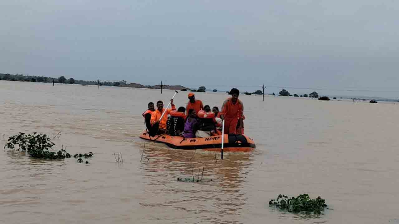 ఉగ్రరూపం దాల్చిన గోదావరి