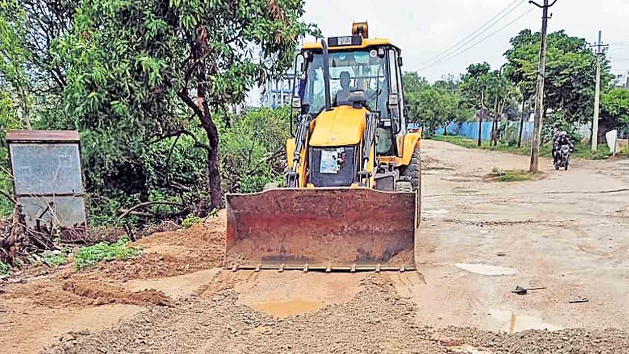 ప్రజలు అప్రమత్తంగా ఉండాలి:మేయర్‌