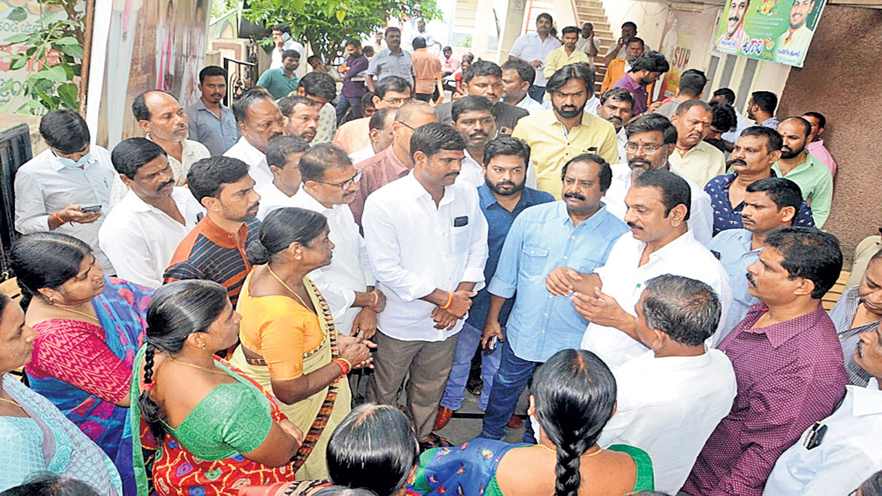 నాపై నమ్మకం ఉంచండి.. బాక్స్‌ డ్రైన్‌ పనులు పూర్తి చేయనివ్వండి