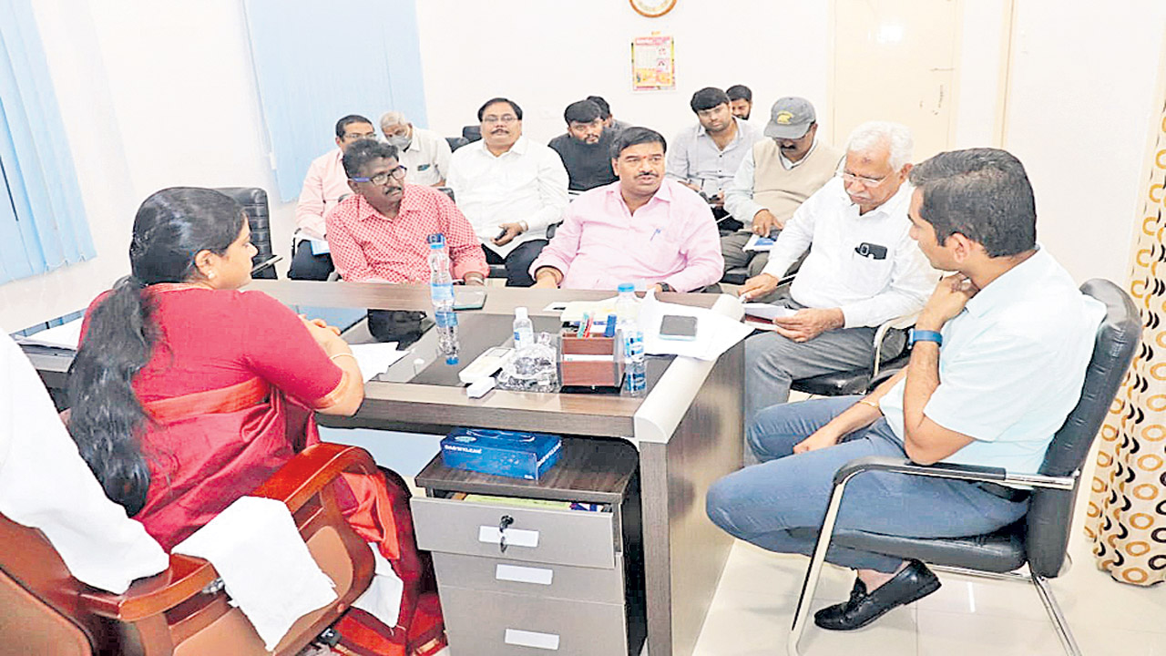 సమస్యల పరిష్కారానికి ప్రణాళికలు రూపొందించాలి