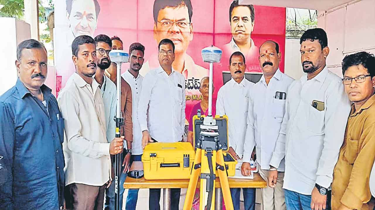కూలీలే యజమానులుగా మారాలి