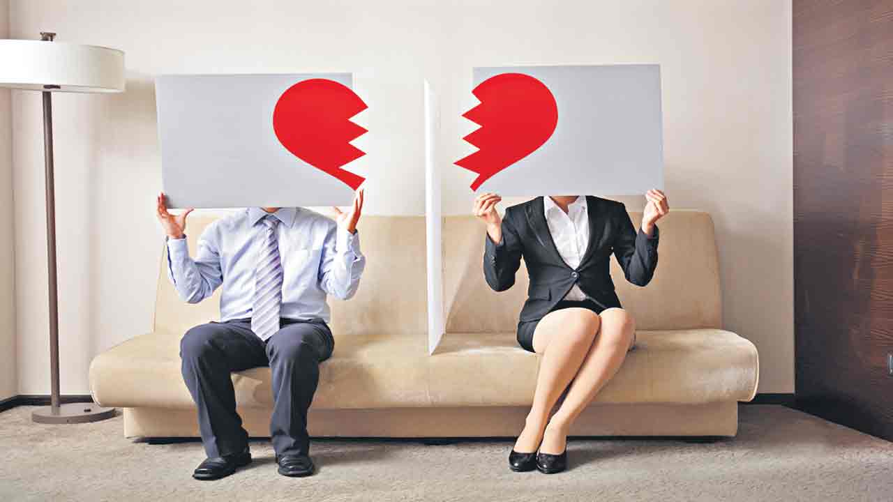 బంధాలను తెంచేస్తున్న ఆగ్రహావేశాలు