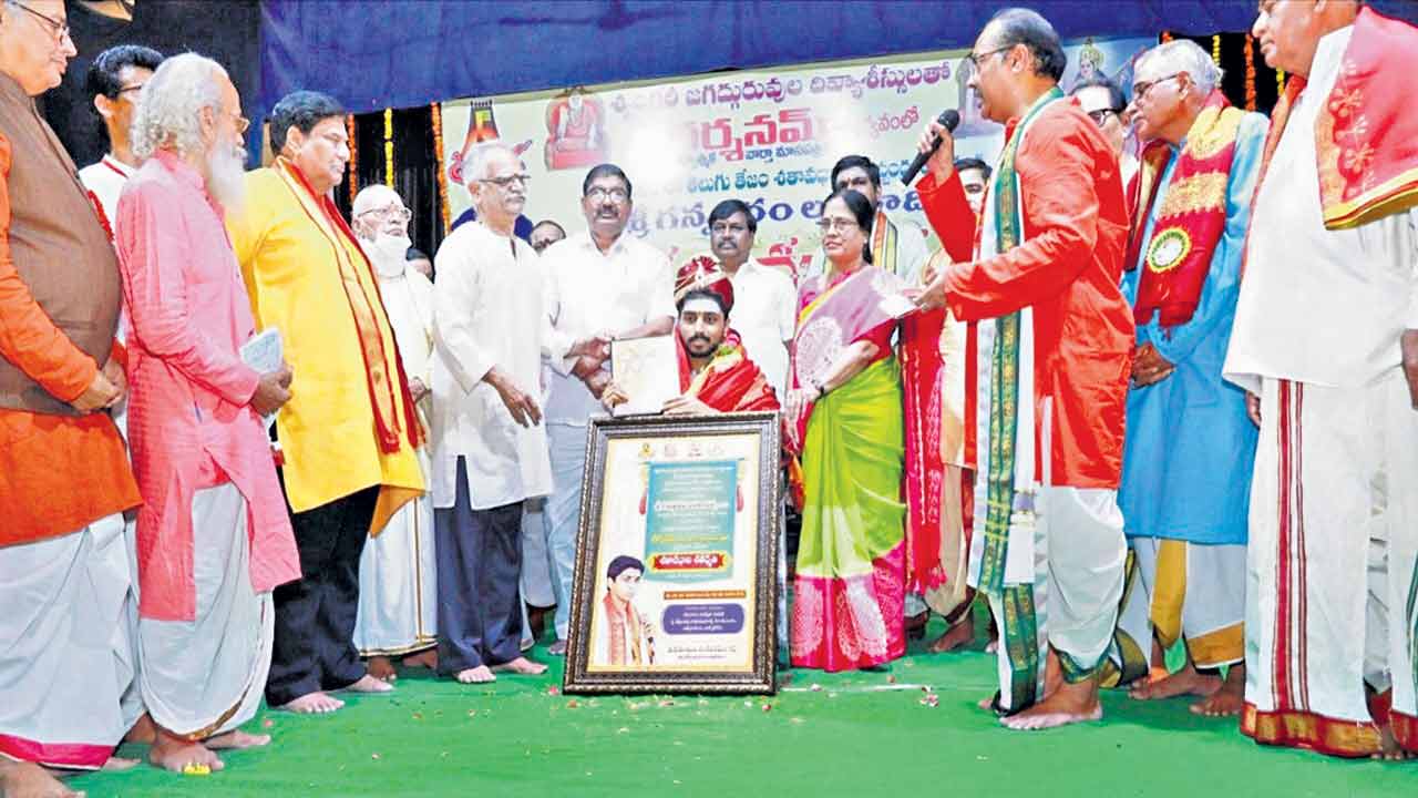 సాహిత్యంలో అవధానానికి ప్రత్యేక స్థానం