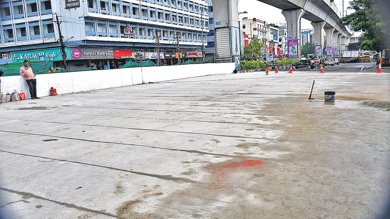 వందకు పైగాకాలనీలకు విముక్తి