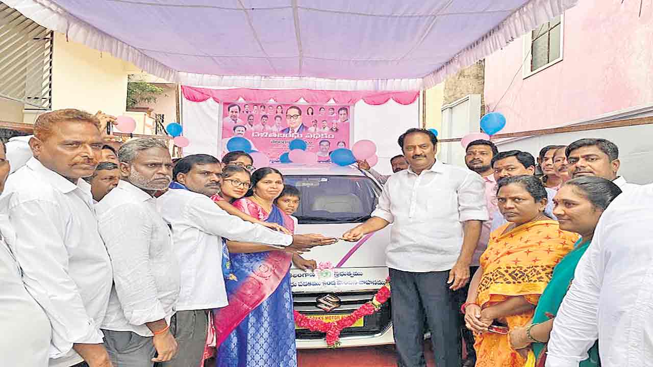 సంక్షేమ పథకాల అమలు ఘనత సీఎందే