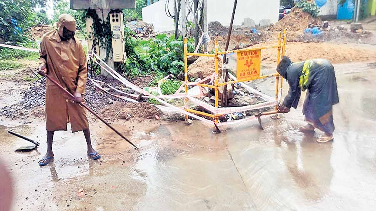 ఆగని వాన..