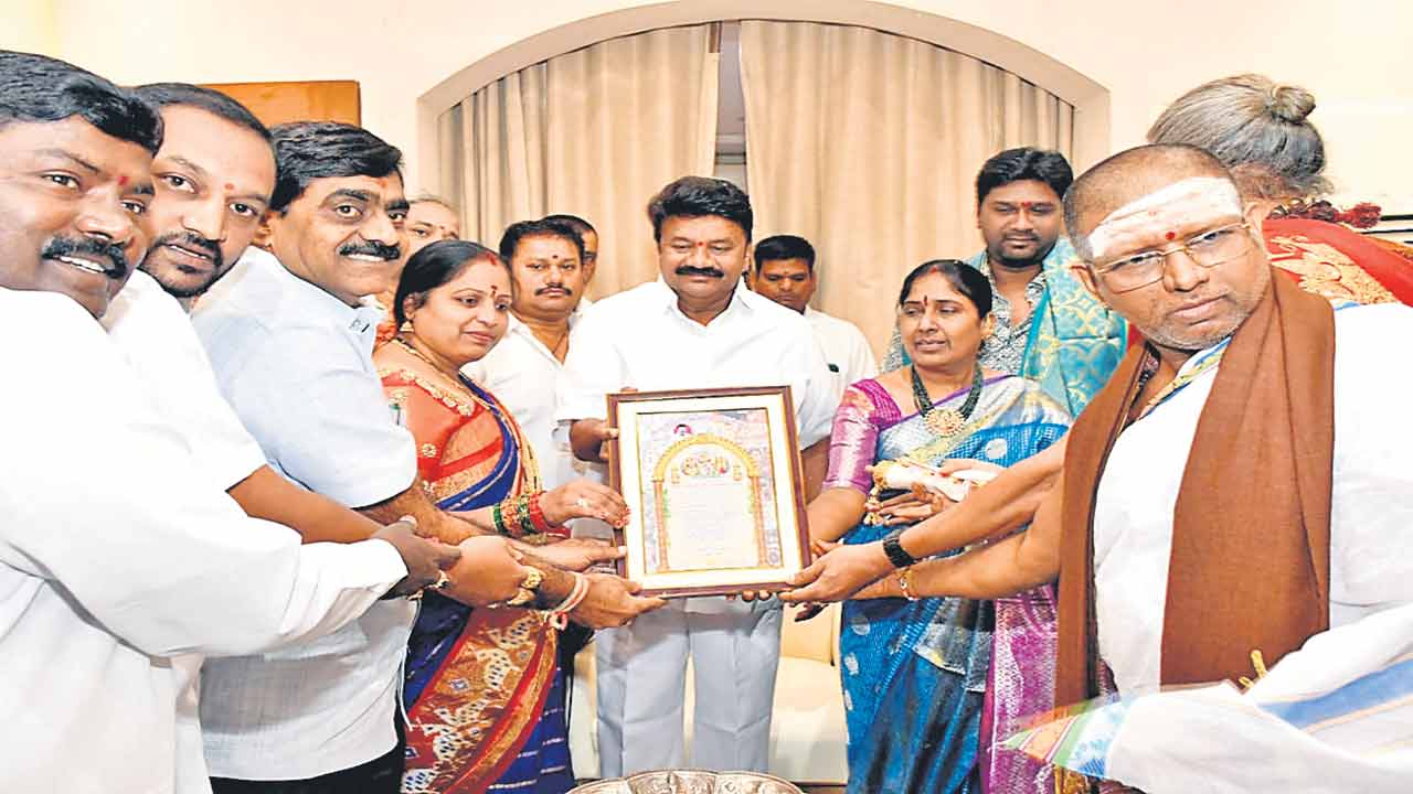 మహంకాళి జాతరకు రావాలి