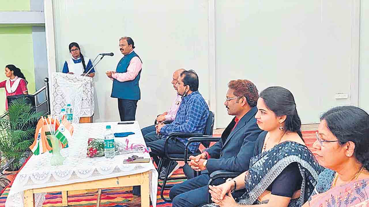 దురలవాట్లకు దూరంగా ఉండాలి