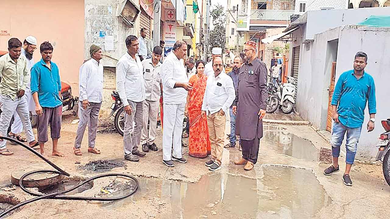 అప్రమత్తంగా ఉండాలి