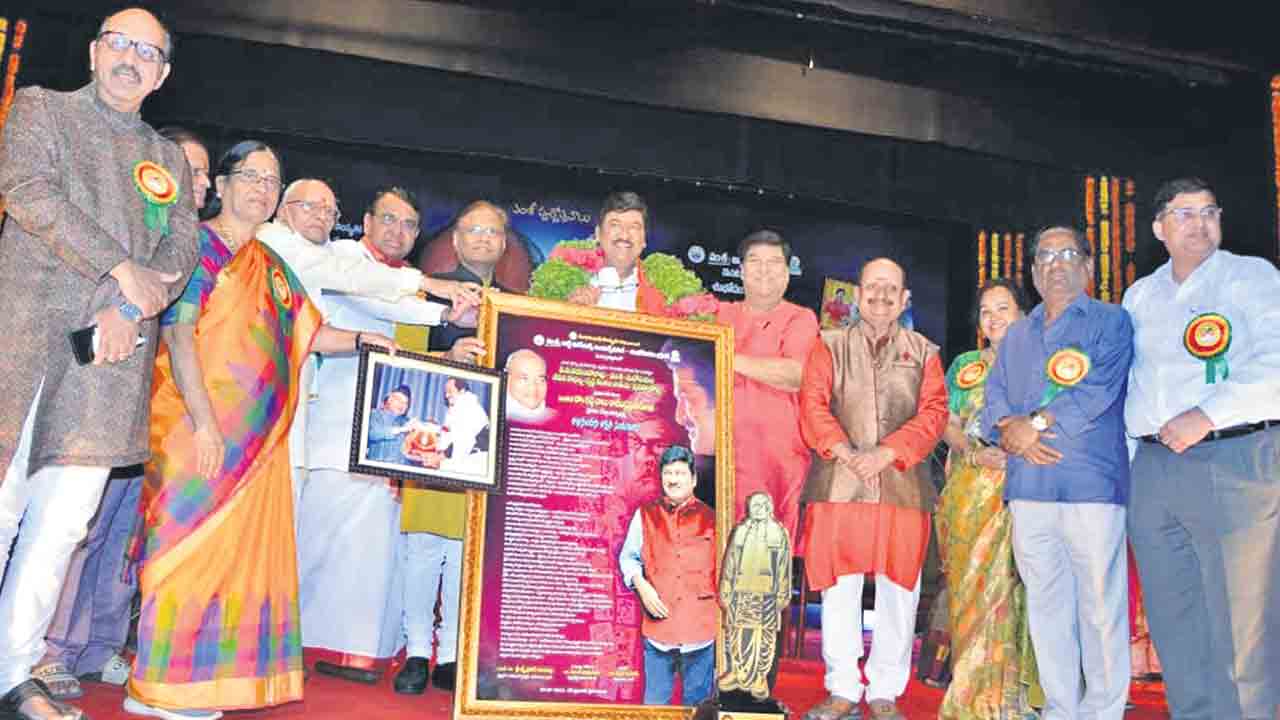 సమాజాన్ని ఉద్ధరించేలా సినిమాలు రావాలి