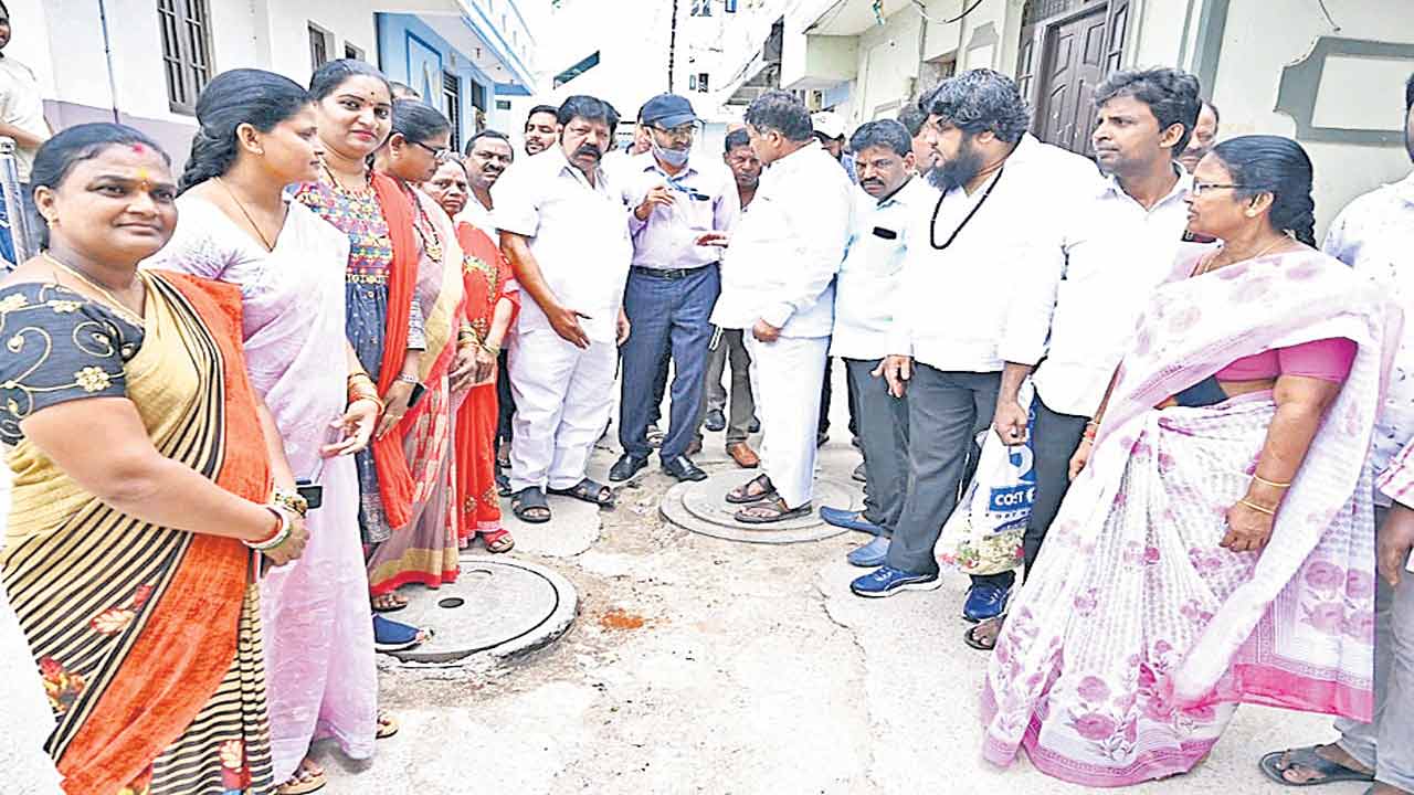 సమస్యల పరిష్కారం కోసమే ప్రజల వద్దకు