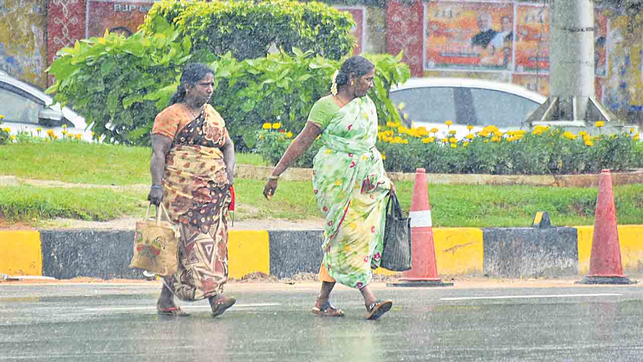 తెరిపినివ్వని వాన