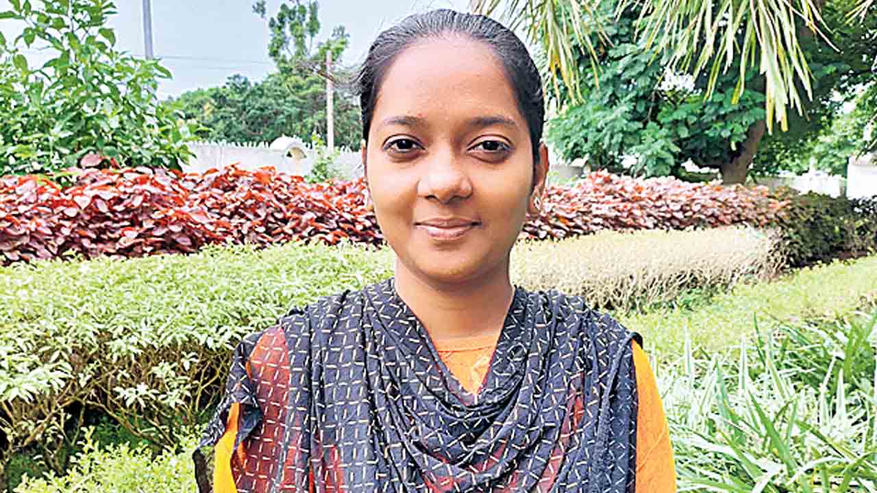 అనాథ అయితేనేం..అమెరికాయే అడ్మిషనిచ్చింది