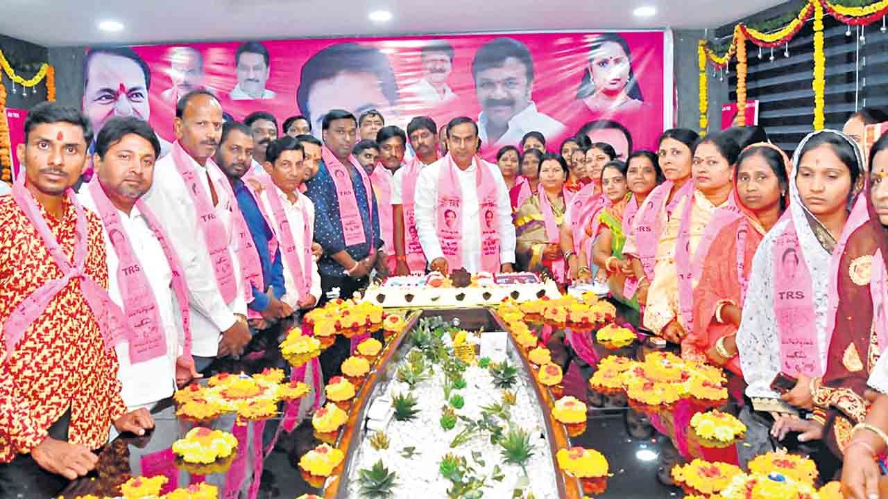 రాష్ర్టాభివృద్ధిలో కేటీఆర్‌ కృషి అమోఘం