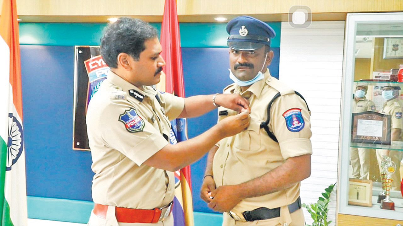 సాహసానికిపీఎం పోలీసు మెడల్‌..