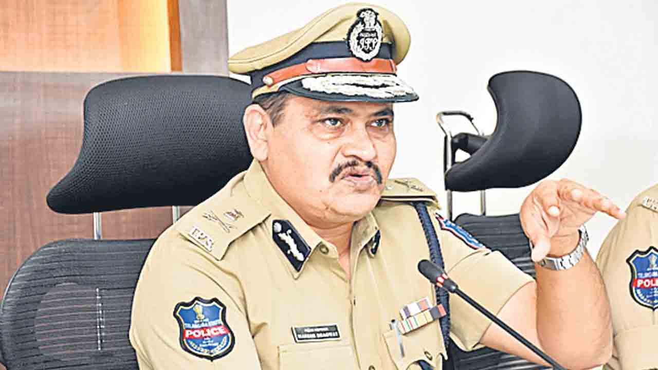 గడప గడపకూ షీ టీమ్స్‌