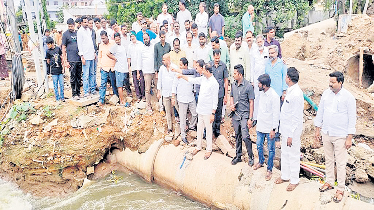 అత్యవసర పనులు సత్వరం పూర్తి చేయండి