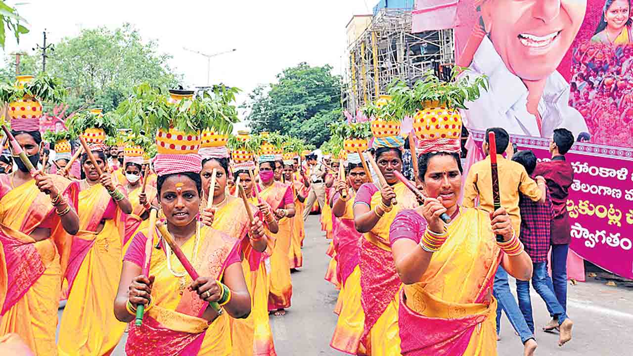 బోనమెత్తిన లష్కర్‌