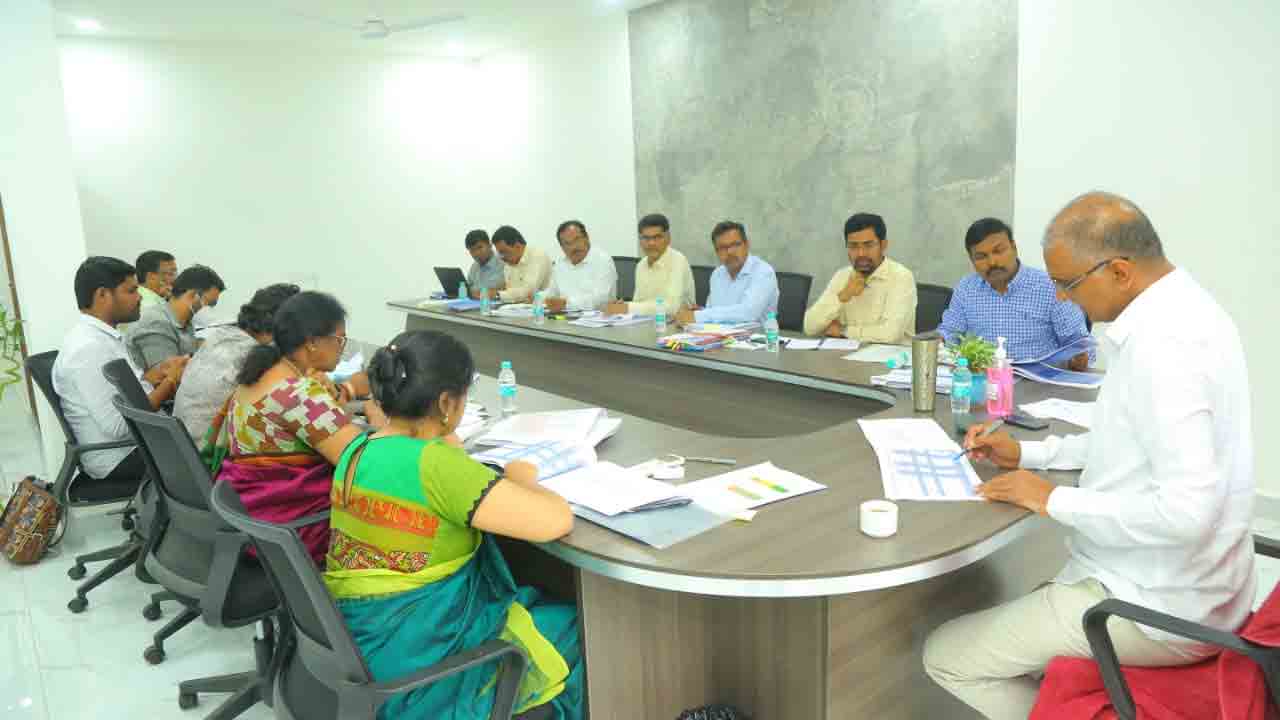 సీజనల్ వ్యాధులపై మూడంచెల వ్యూహం : మంత్రి హరీశ్ రావు