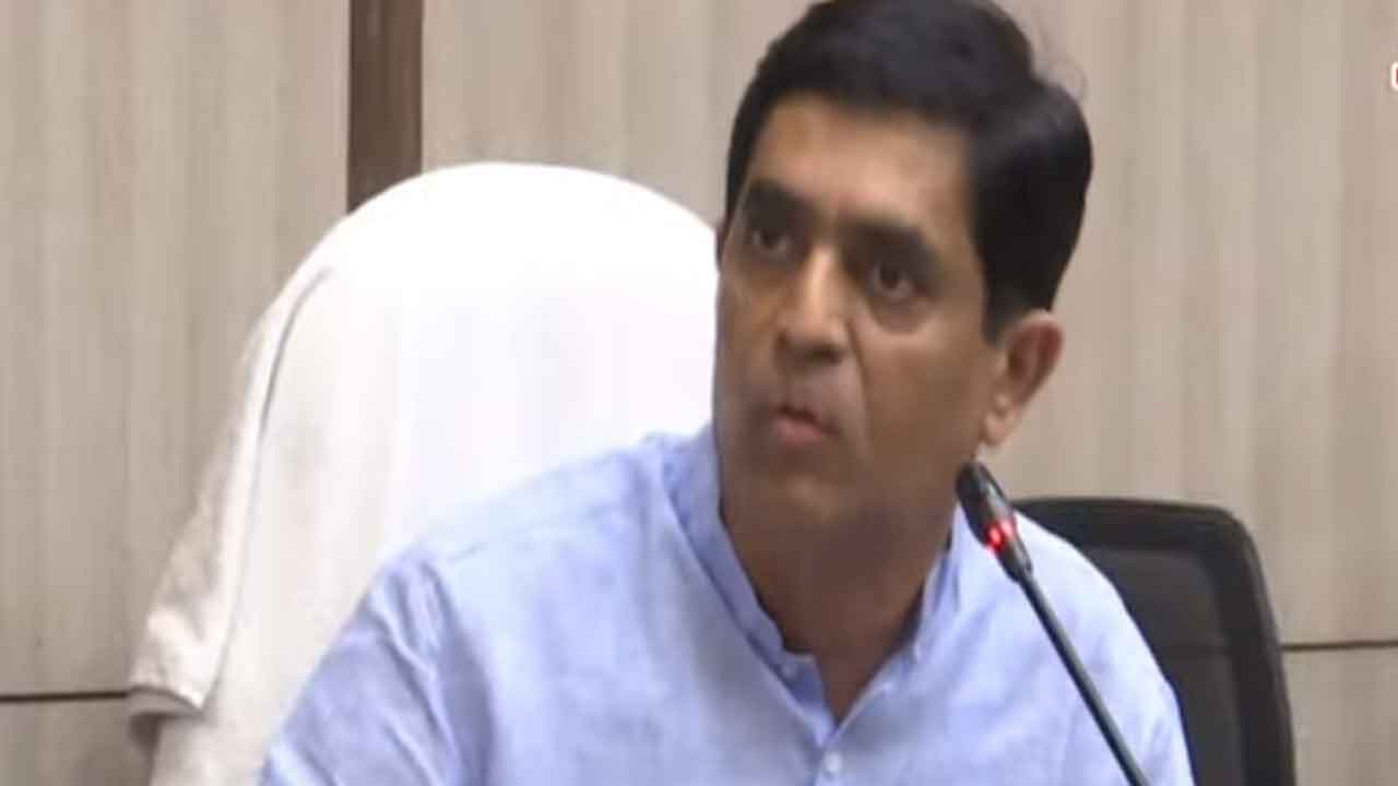 టీడీపీ ప్రభుత్వం వల్లే ఏపీలో విపరీతంగా అప్పులు: మంత్రి బుగ్గన